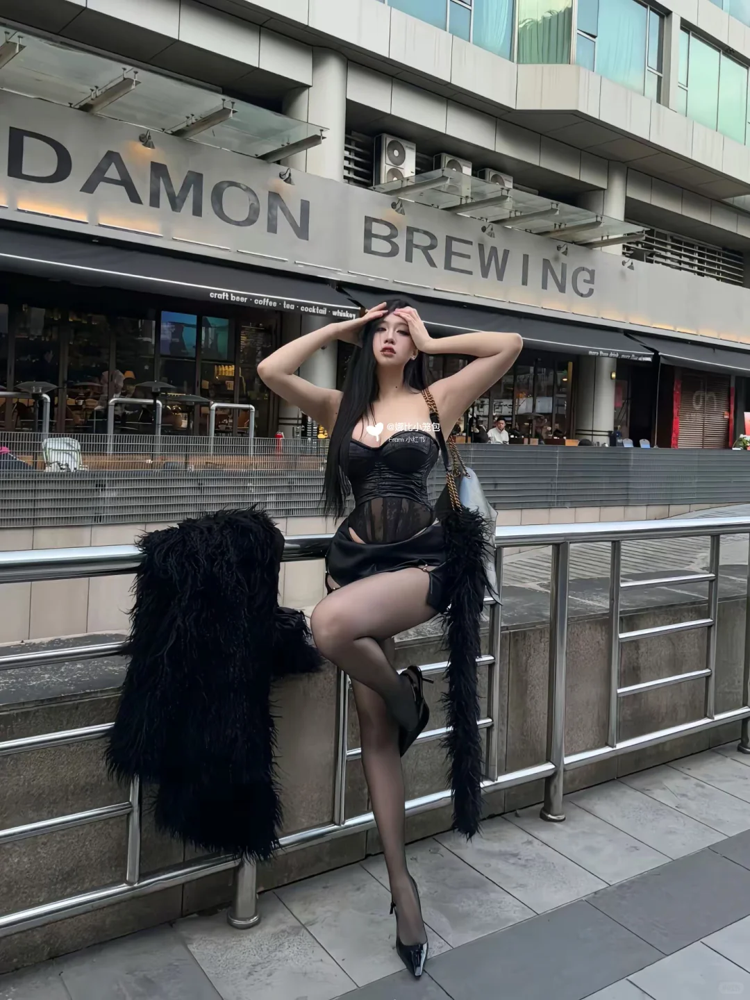 这种高个子还带点肉的女生简直是神