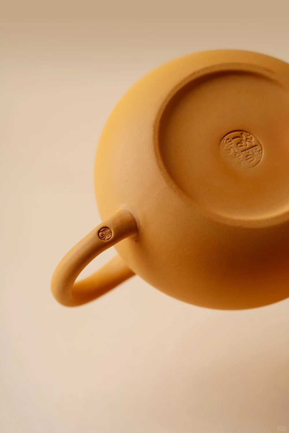 黄段泥里养出的，是茶汤也是岁月