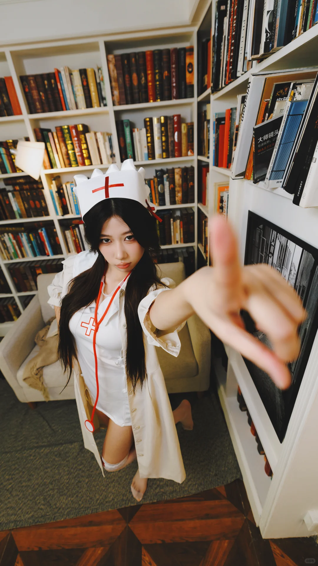 拒绝打卡照！凌嘉版搞怪小护士普通人如何拍？
