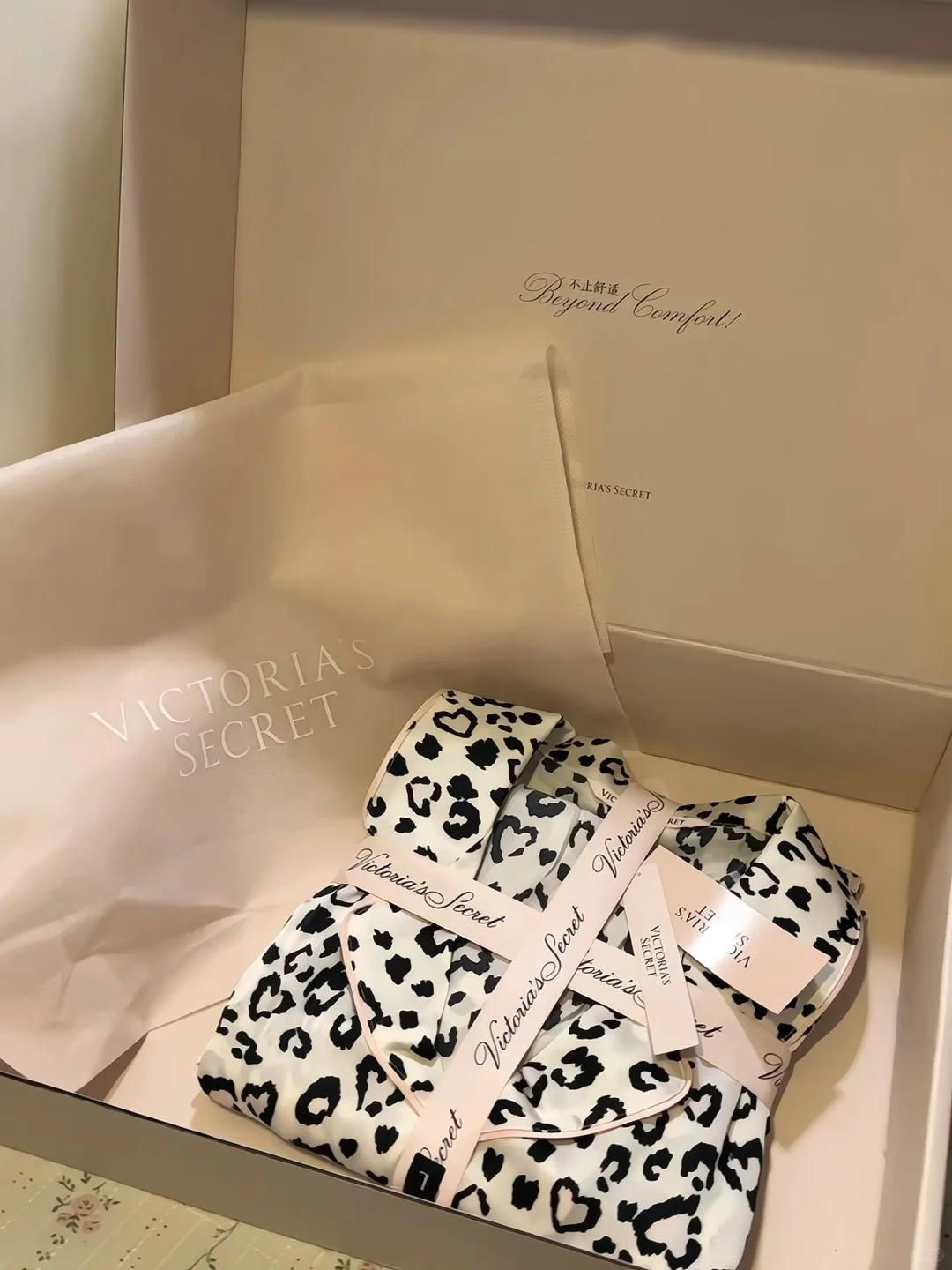 诡秘送的维密睡衣太美了