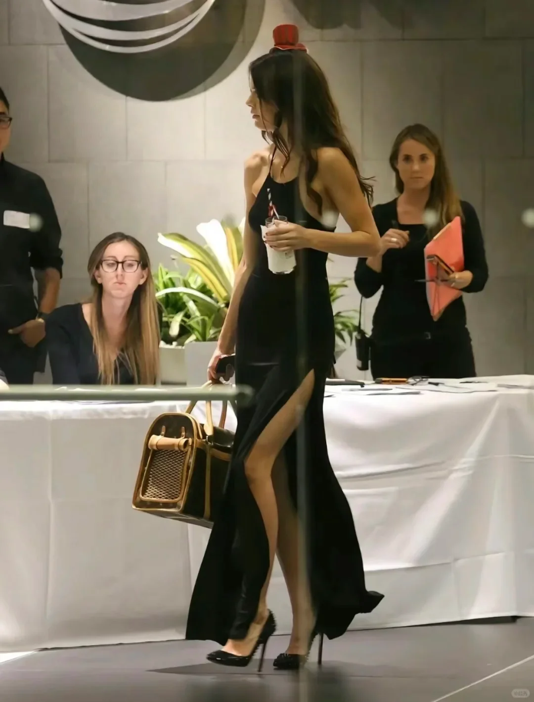 肯豆啊，漂亮有钱的小姨，自由，美好，热烈