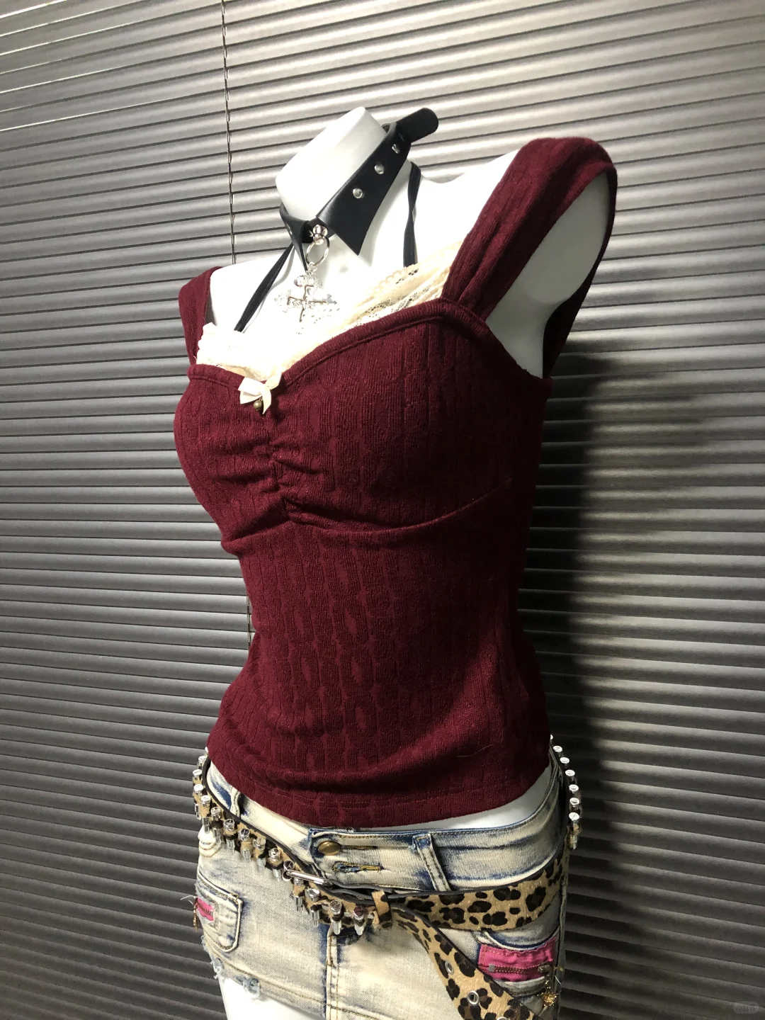 千禧辣妹y2k亚比穿搭📷酒红色蕾丝针织吊带