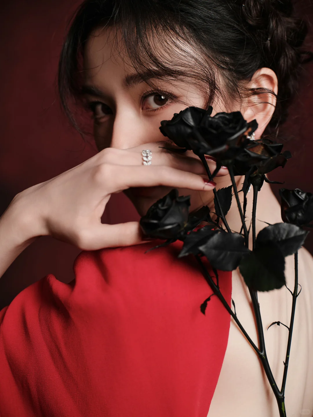 宋祖儿活动造型🥀娇艳欲滴的小红帽~