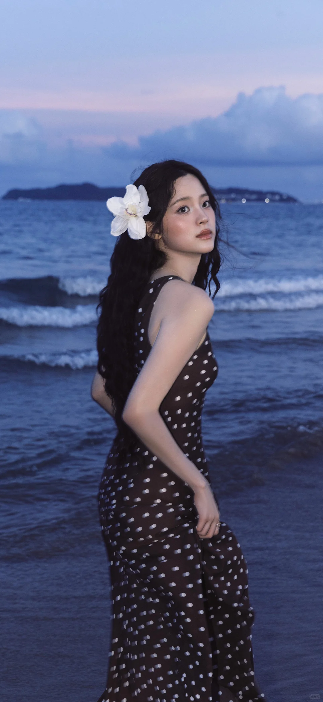 欧阳娜娜海边泳衣写真壁纸