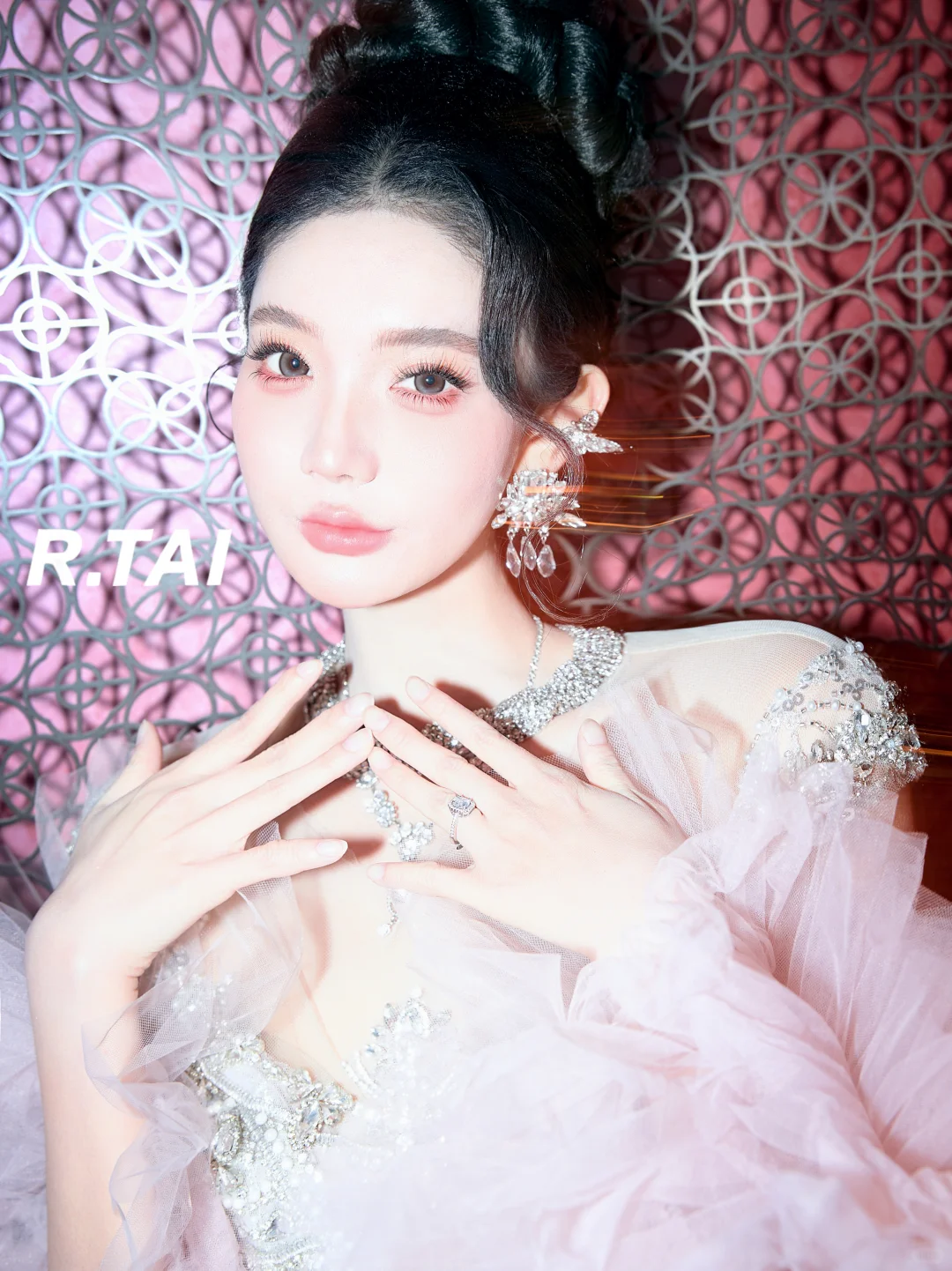 人间尤物、太美了老天爷！