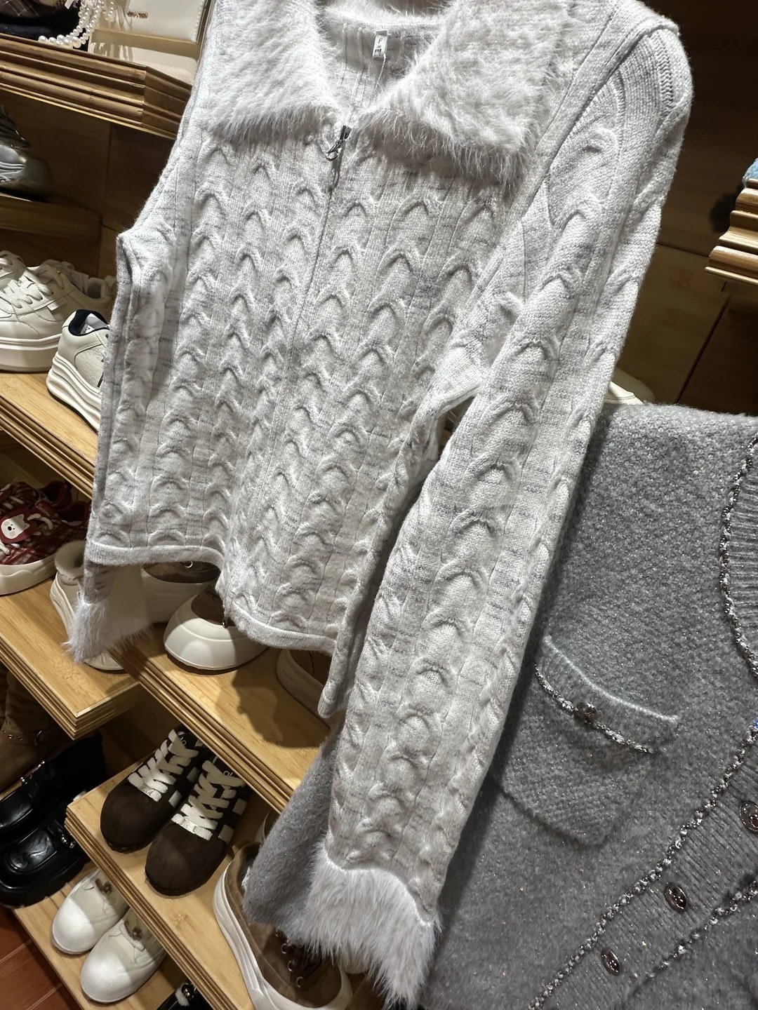 爱依服铁粉灰色控看过来