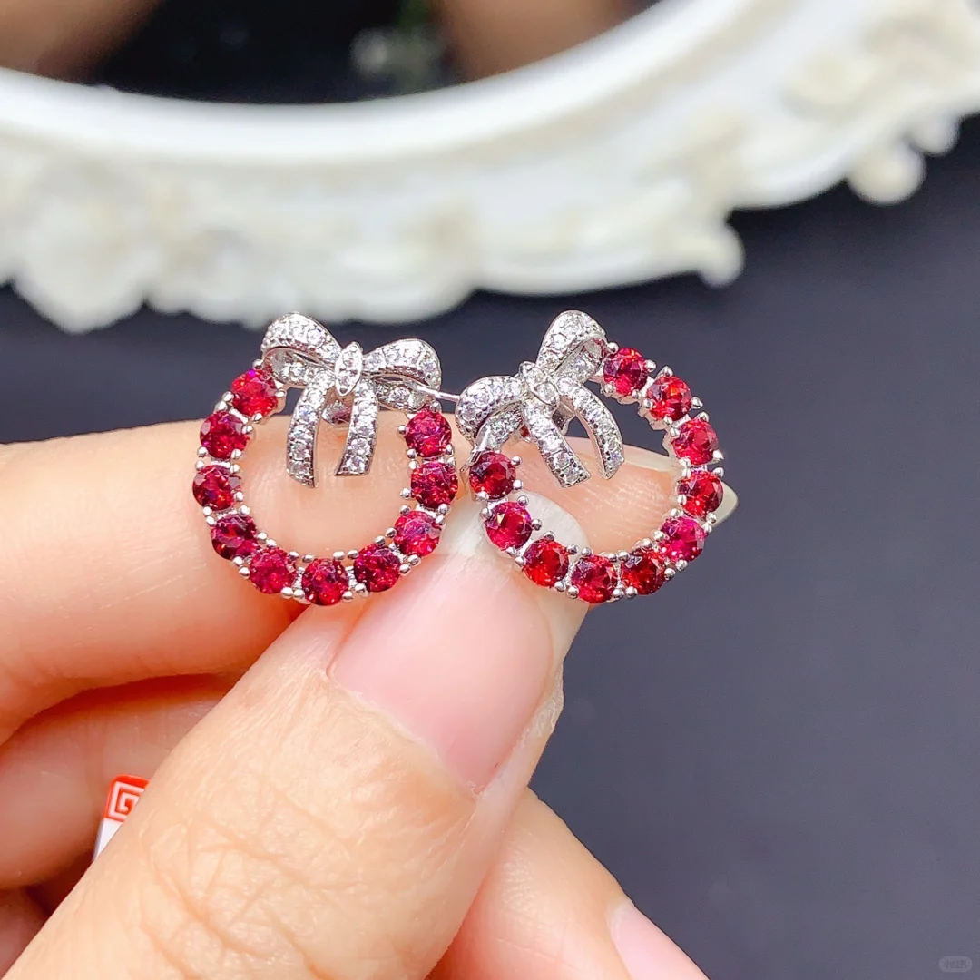 超美！镁铝石榴石耳钉，优雅与魅力的完美融合