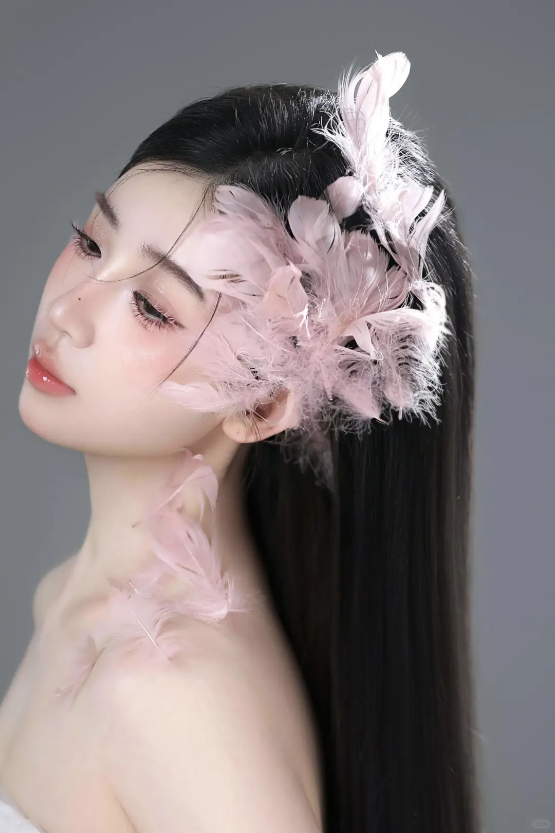 🦢☁️*ੈ♡⸝⸝🎀⋆ 纯欲羽毛写真