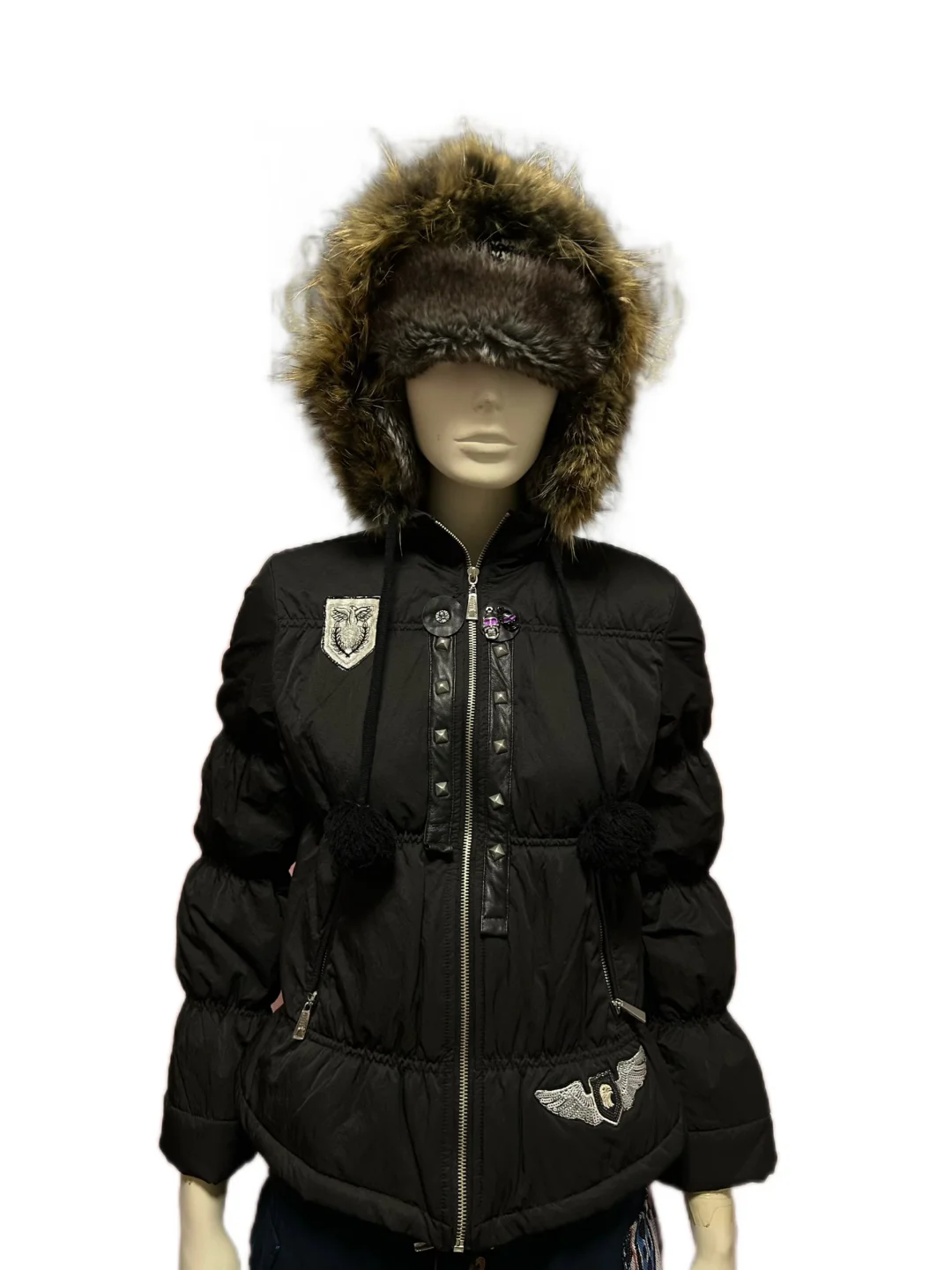 意产全新 涩谷辣妹铆钉骷髅头毛毛羽绒服