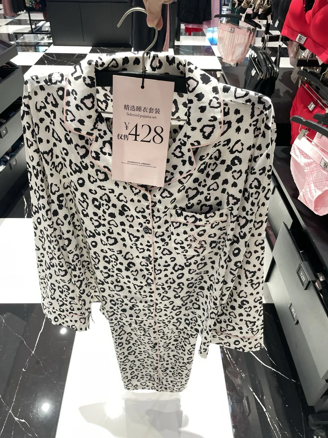 跨年去下沙奥莱，维秘内衣3折算下来