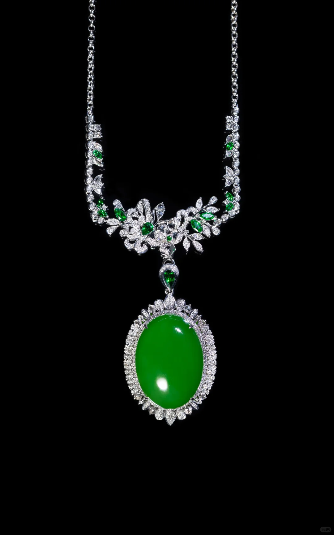 铠甲or软肋？5A高色苹果绿演绎「荆棘森林」