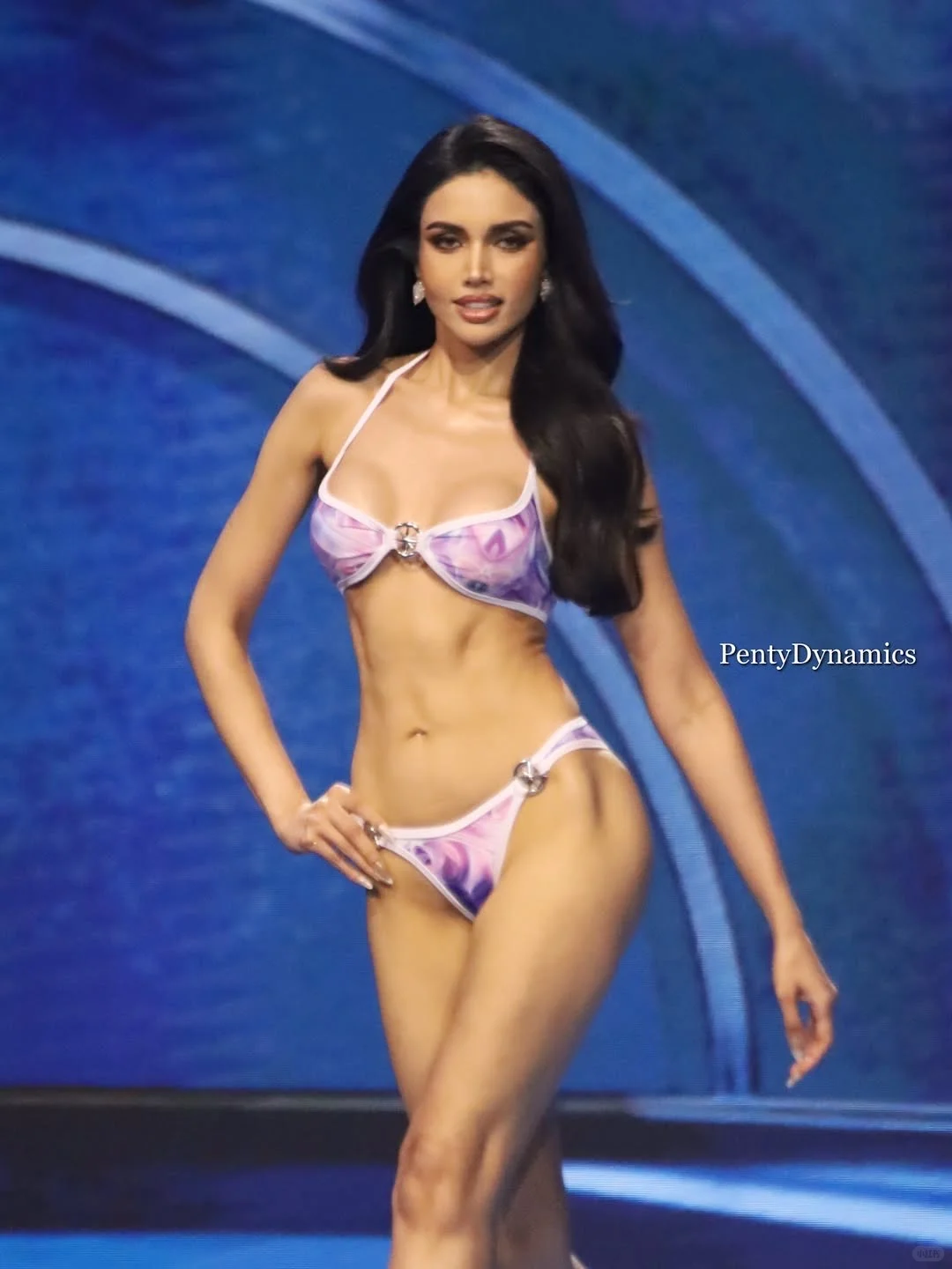 魏娜Veena决赛泳装没走起来