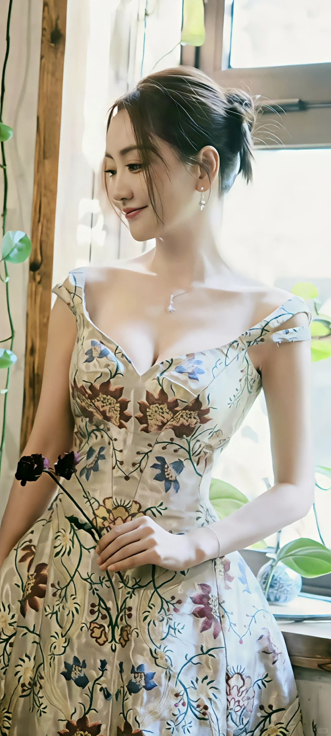 杨蓉：天使面孔➕魔鬼身材😍