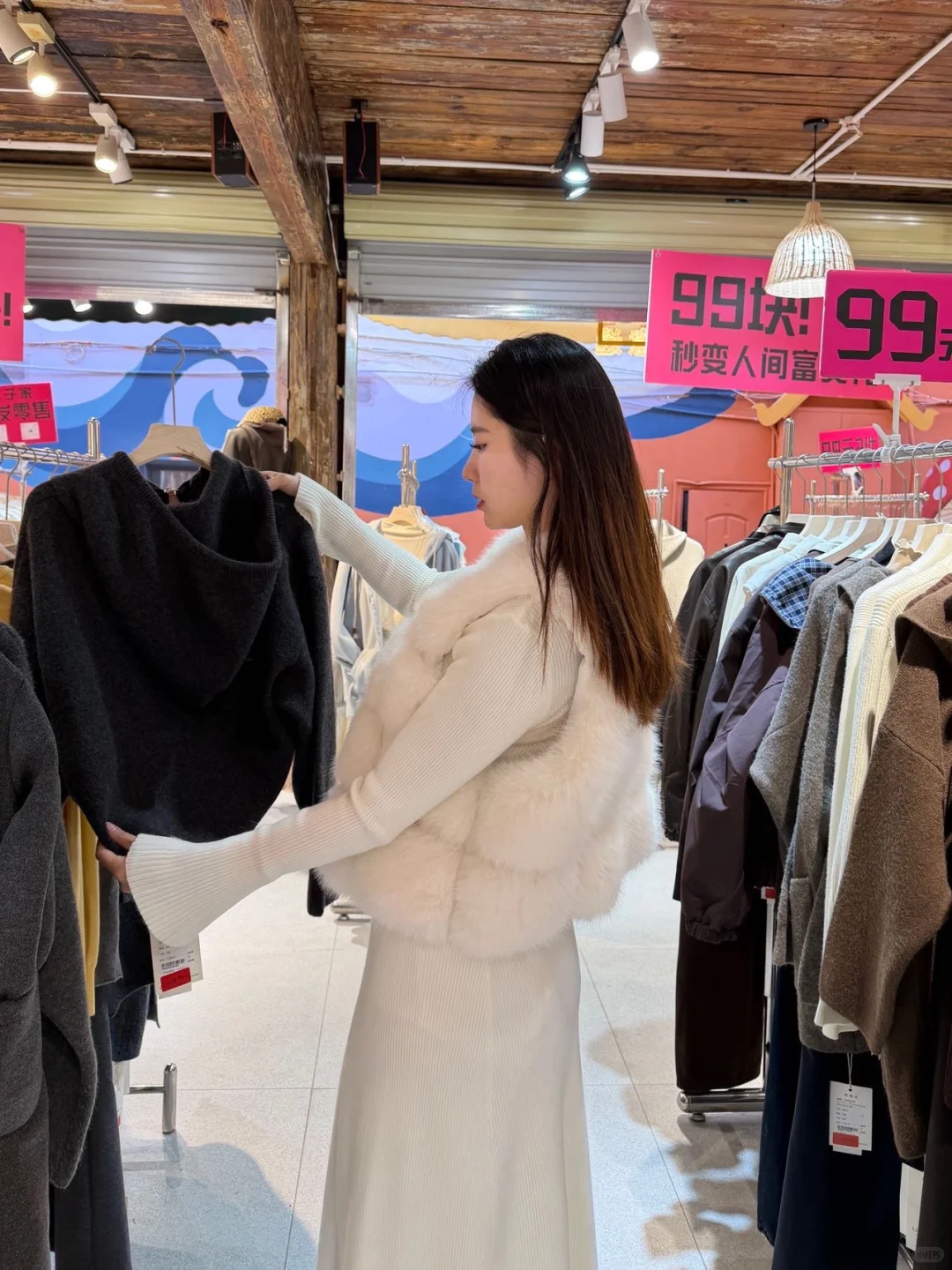昆明99元自助女装！月薪三千也可以穿衣自由