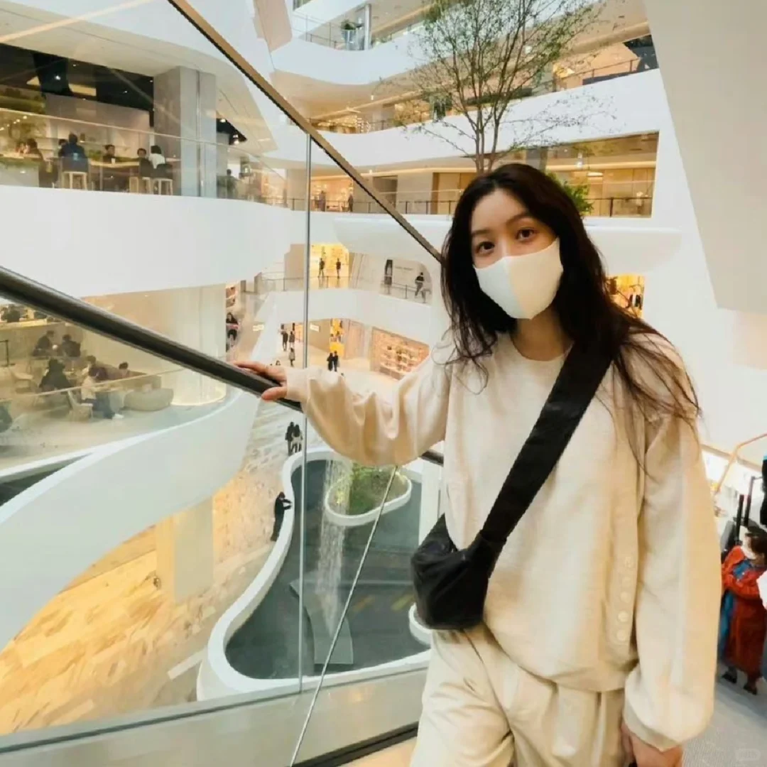 43岁而已/ 她活成了我心中理想的样子