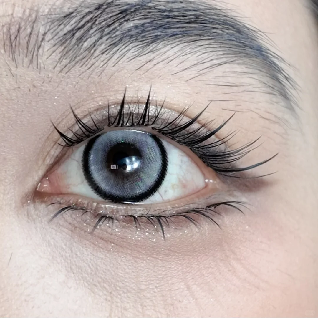 好喜欢今天的眼妆呀～