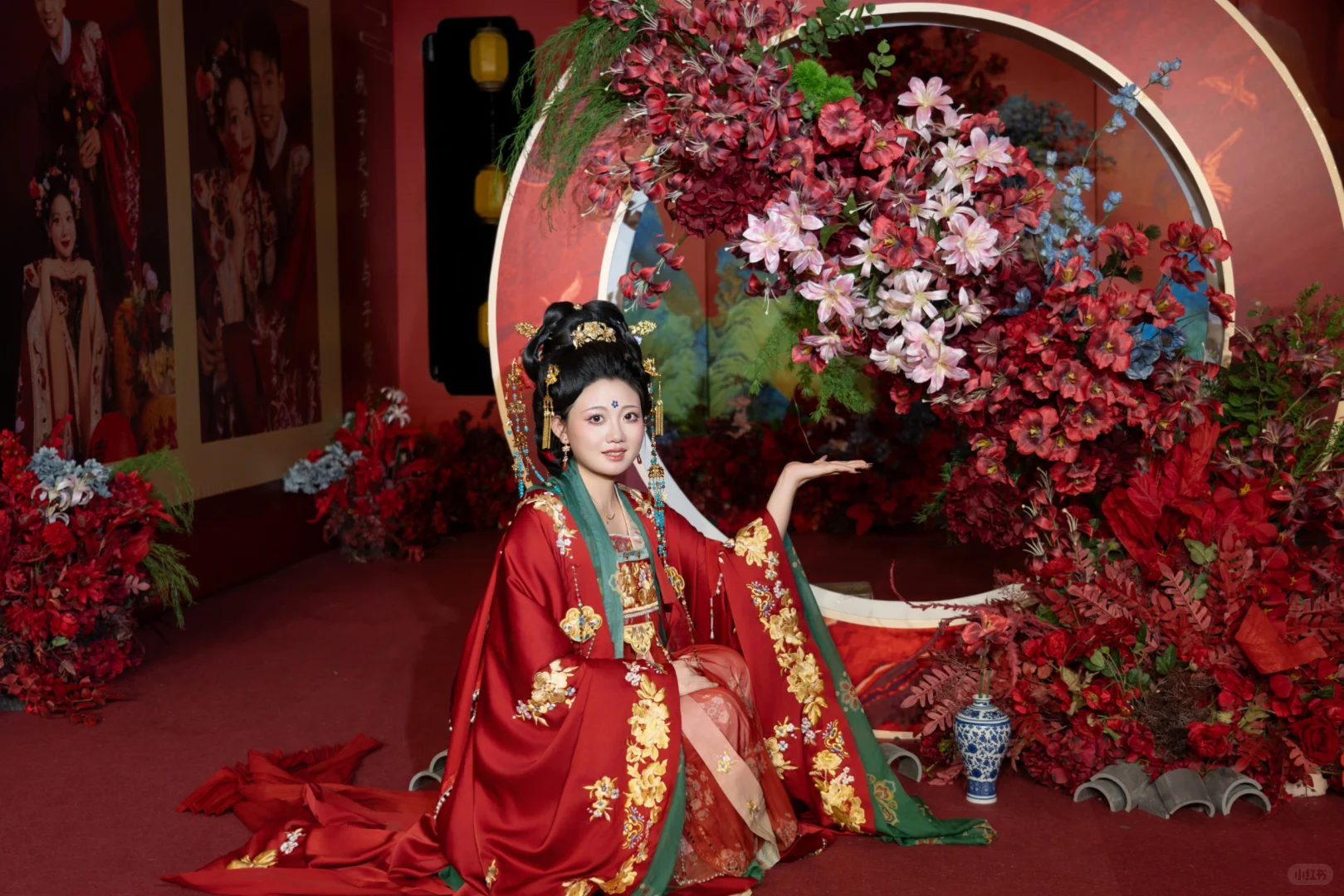 微胖女生唐制敬酒封神，让您自信放光芒