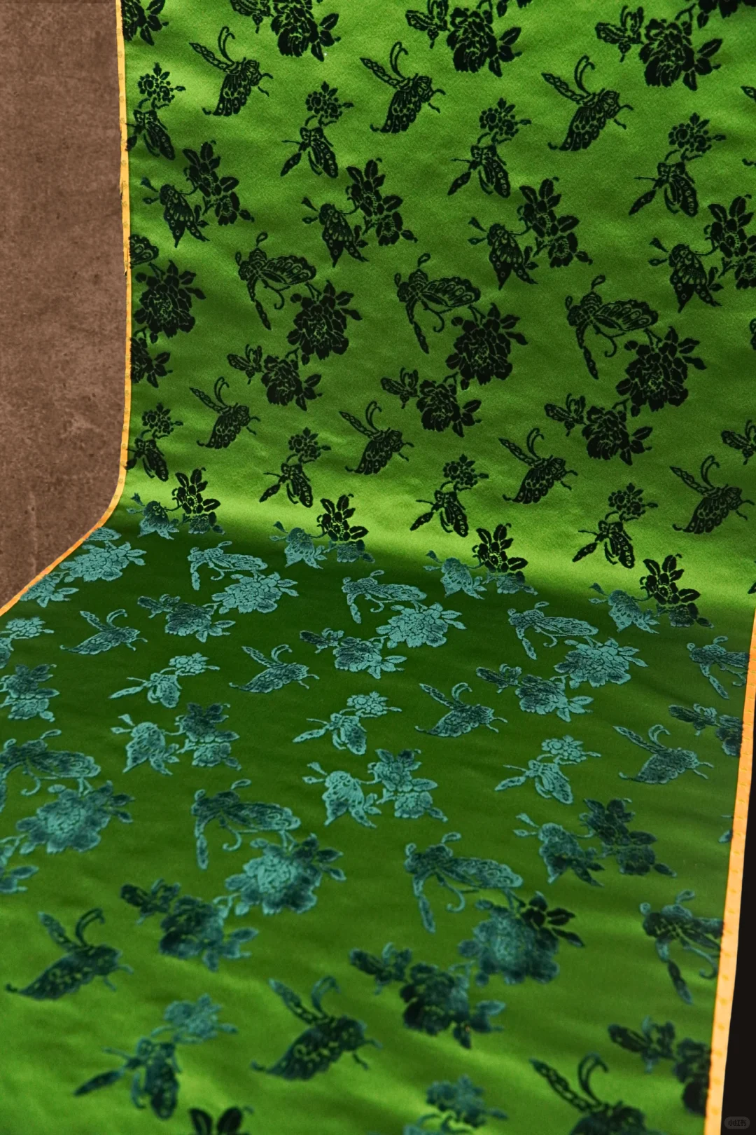 蝶恋花 · 绿底青蓝绒漳缎 王晨监制冠名