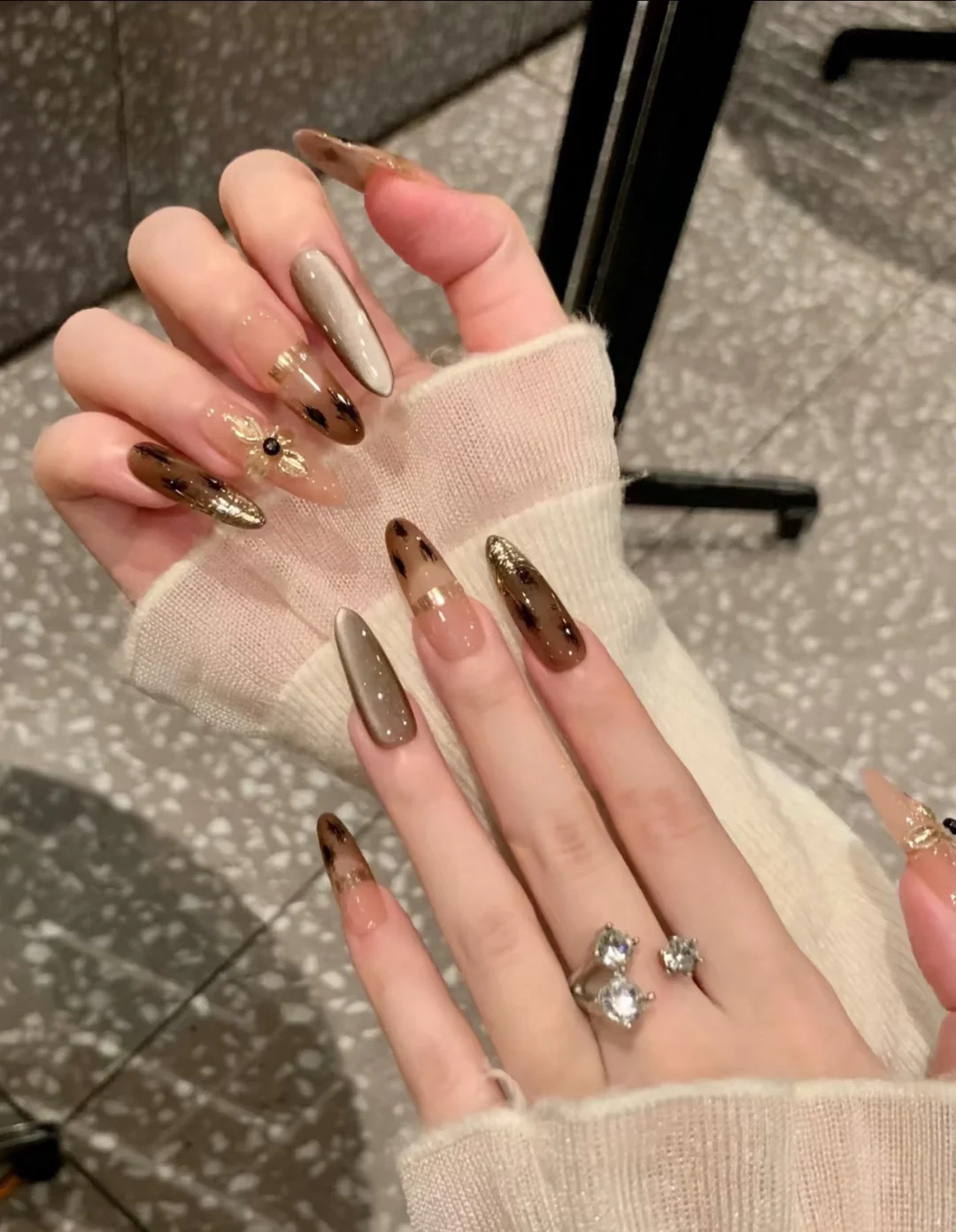 冬日纯欲天花板美甲❄️ 软fufu氛围感拉满