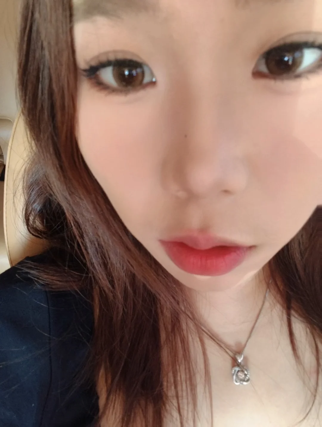 变成一对会说话的眼睛