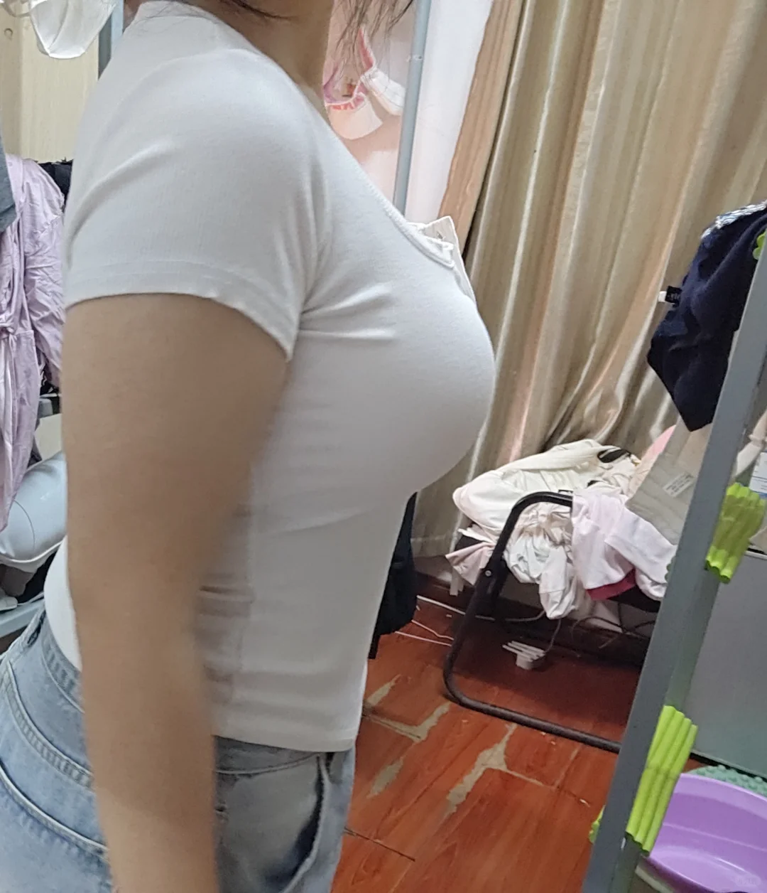 原相机试穿三个内衣