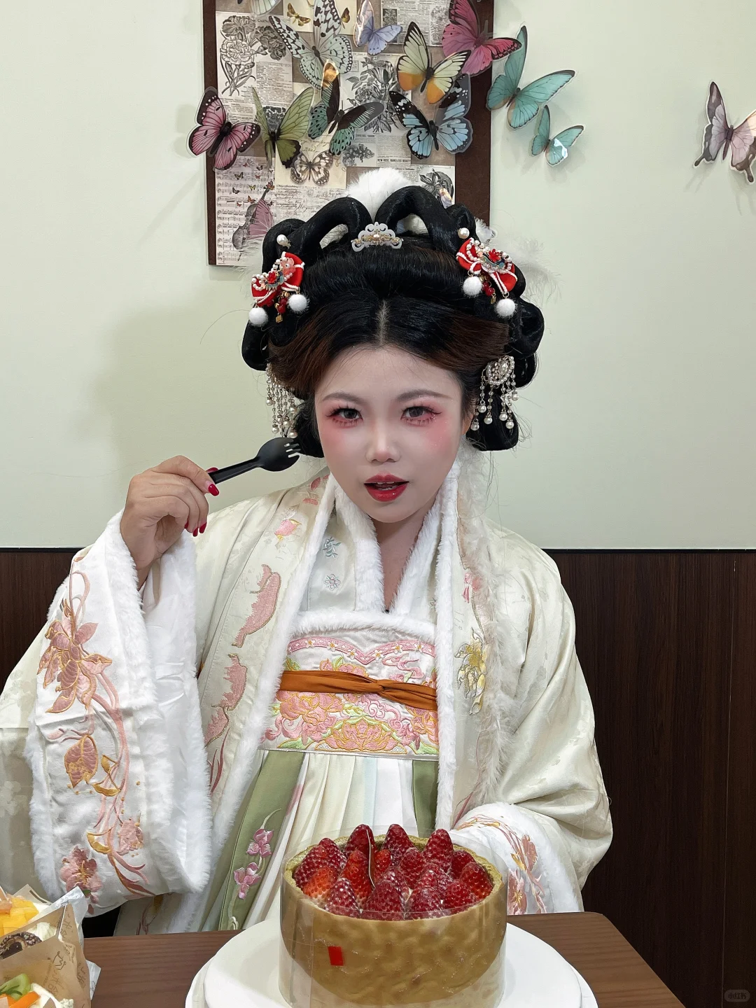 🍰•ᴗ•🥄从吃小蛋糕开始幸福‧₊˚