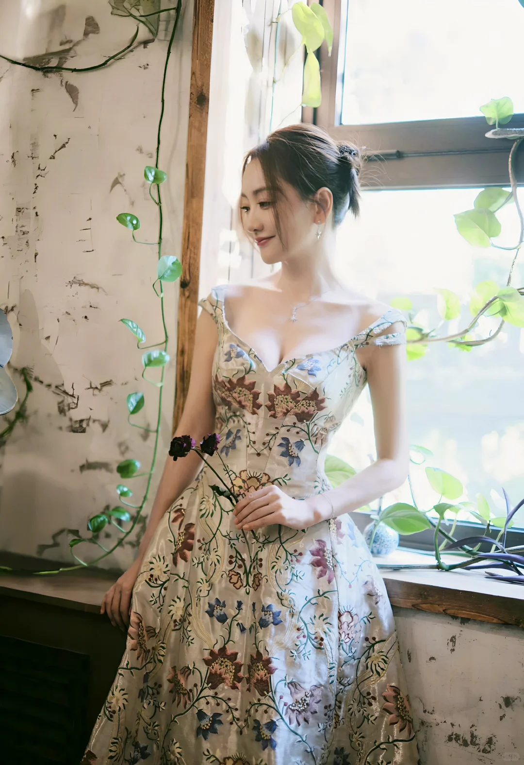 杨蓉：天使面孔➕魔鬼身材😍