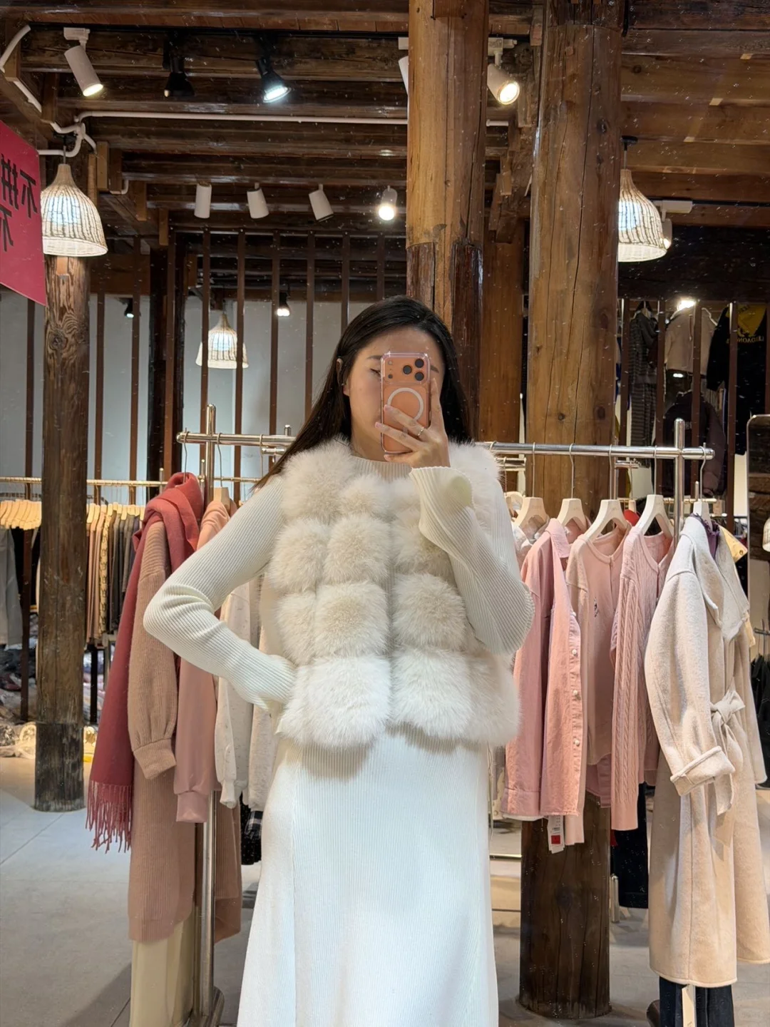 昆明99元自助女装！月薪三千也可以穿衣自由