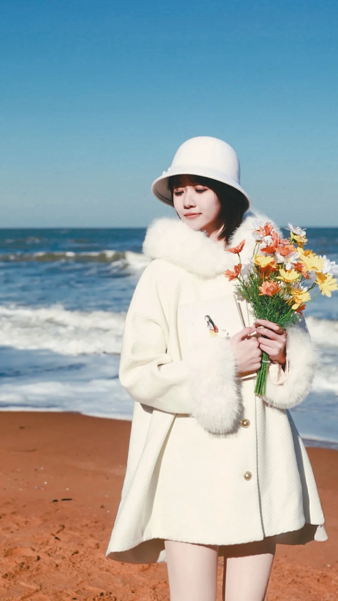 就喜欢穿白色！海边拍的～