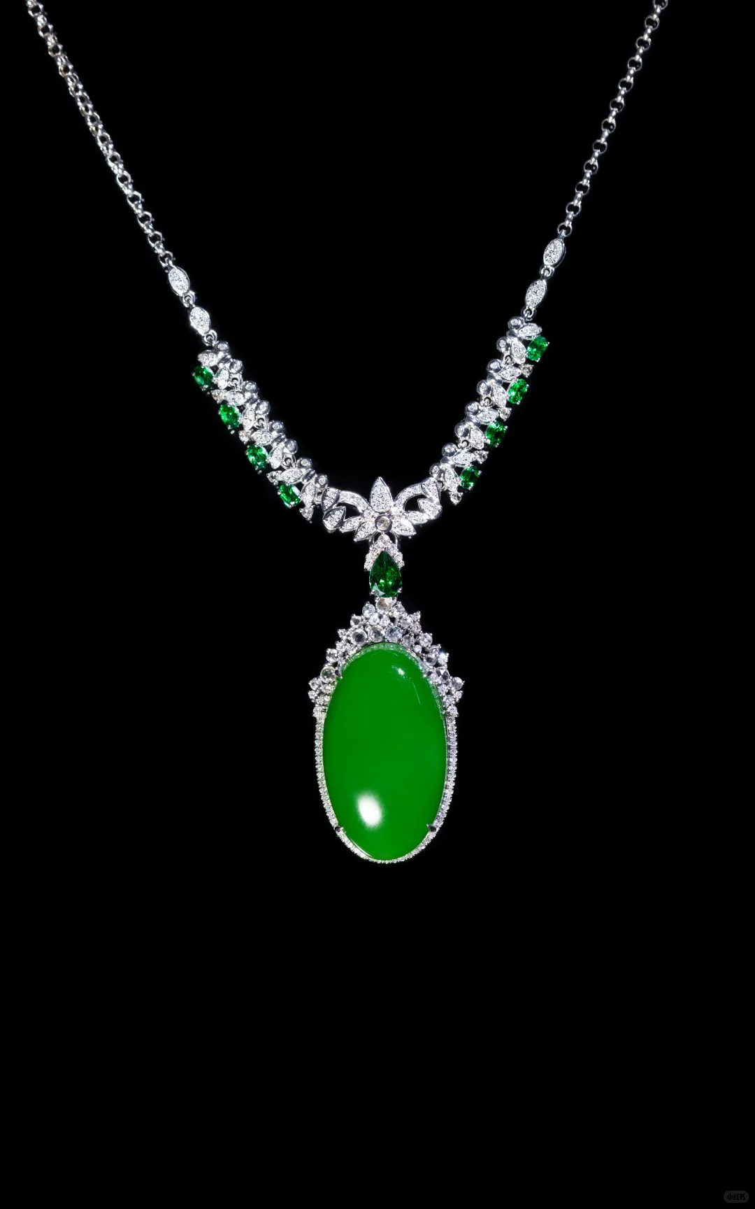 铠甲or软肋？5A高色苹果绿演绎「荆棘森林」