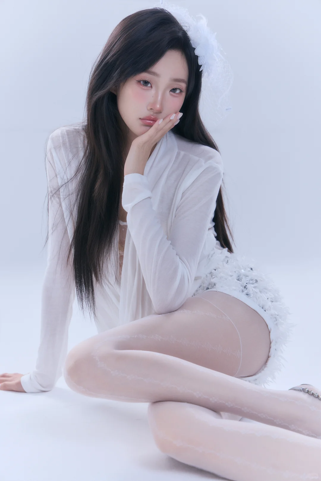 高级的纯欲，是眼神里的天真和细节处的性感