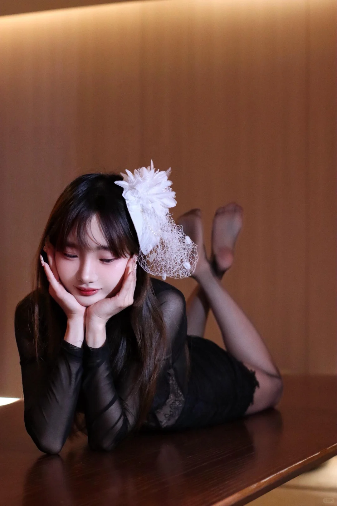 ❤️惊艳全场！黑丝车模的完美演绎