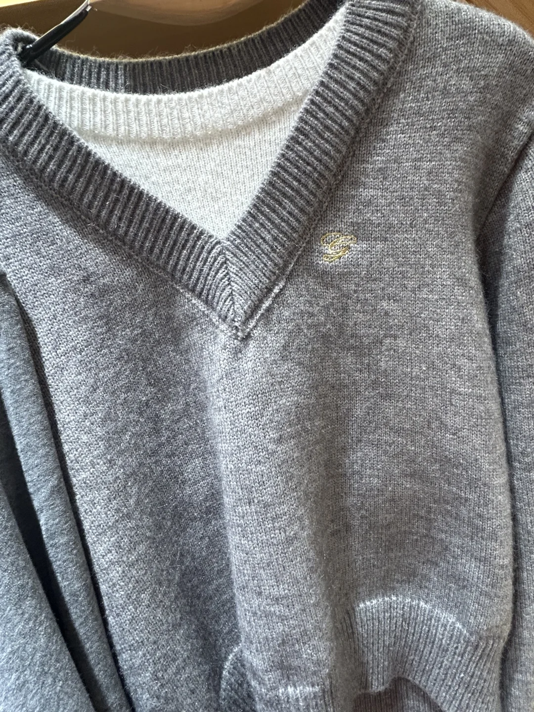 爱依服铁粉灰色控看过来