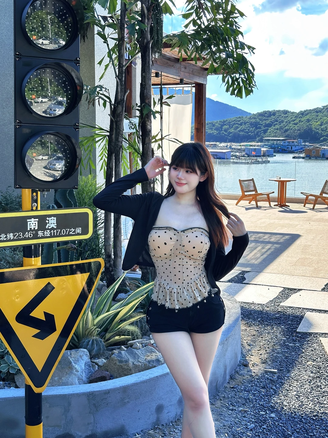 辣妹拍照姿势｜半身照这么拍原地出片又好学！