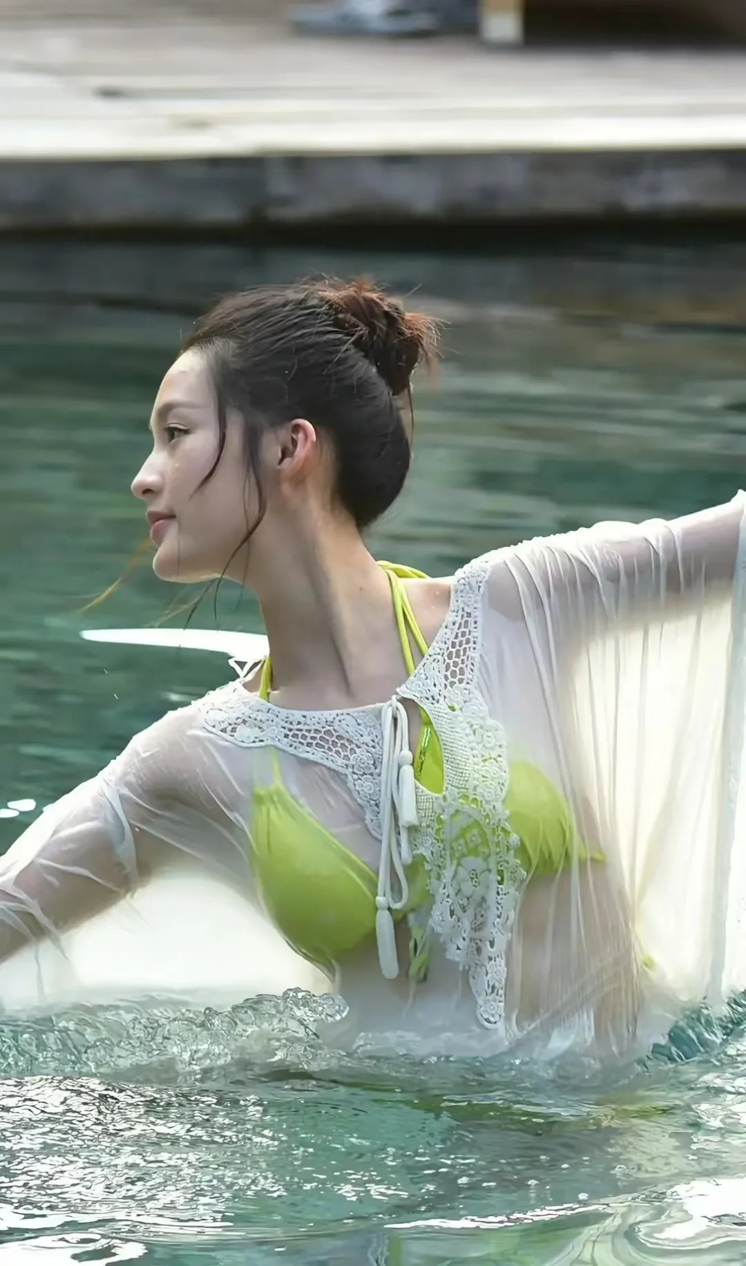 一起去湿湿的海边吧！🌊李沁，亮点自寻