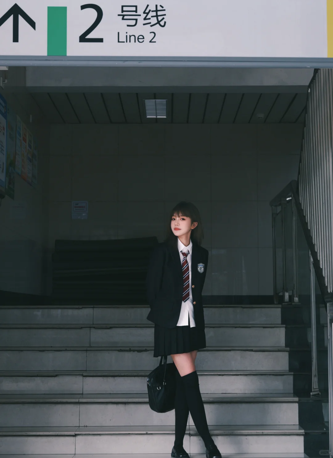 重庆轻轨站也能拍出日系写真