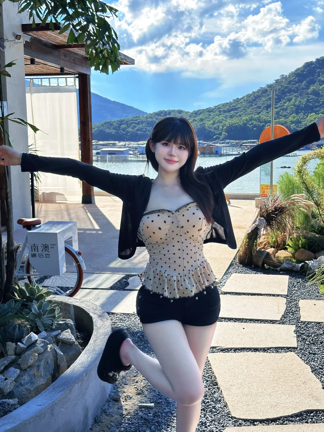 辣妹拍照姿势｜半身照这么拍原地出片又好学！