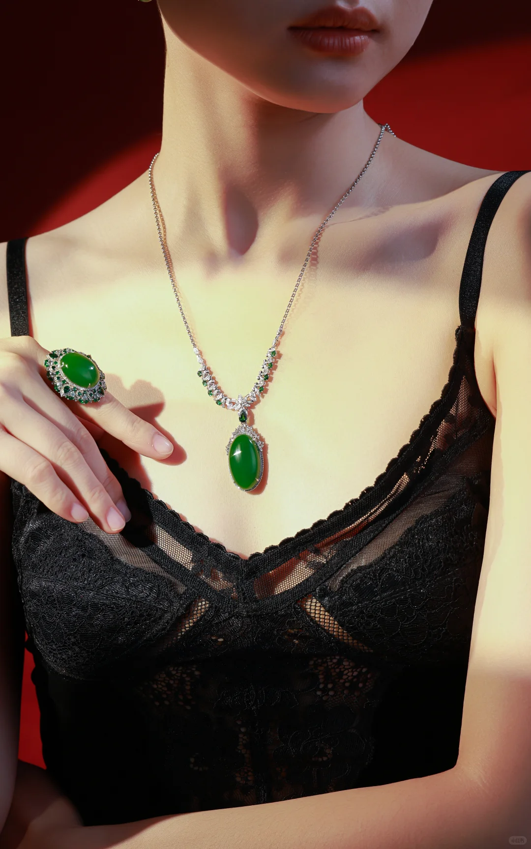 铠甲or软肋？5A高色苹果绿演绎「荆棘森林」