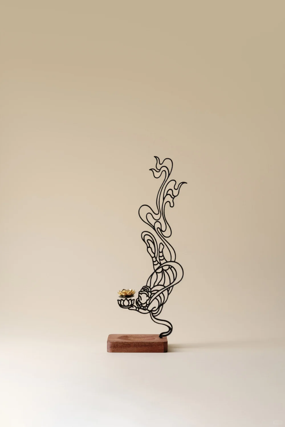 敦煌壁画上的天女，轻轻飘落到了你的案头。