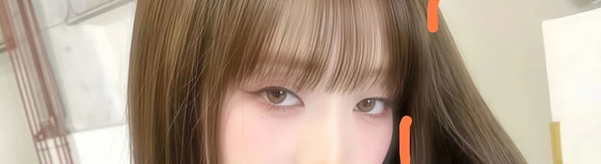 突然被她的眼神给吸引了👀