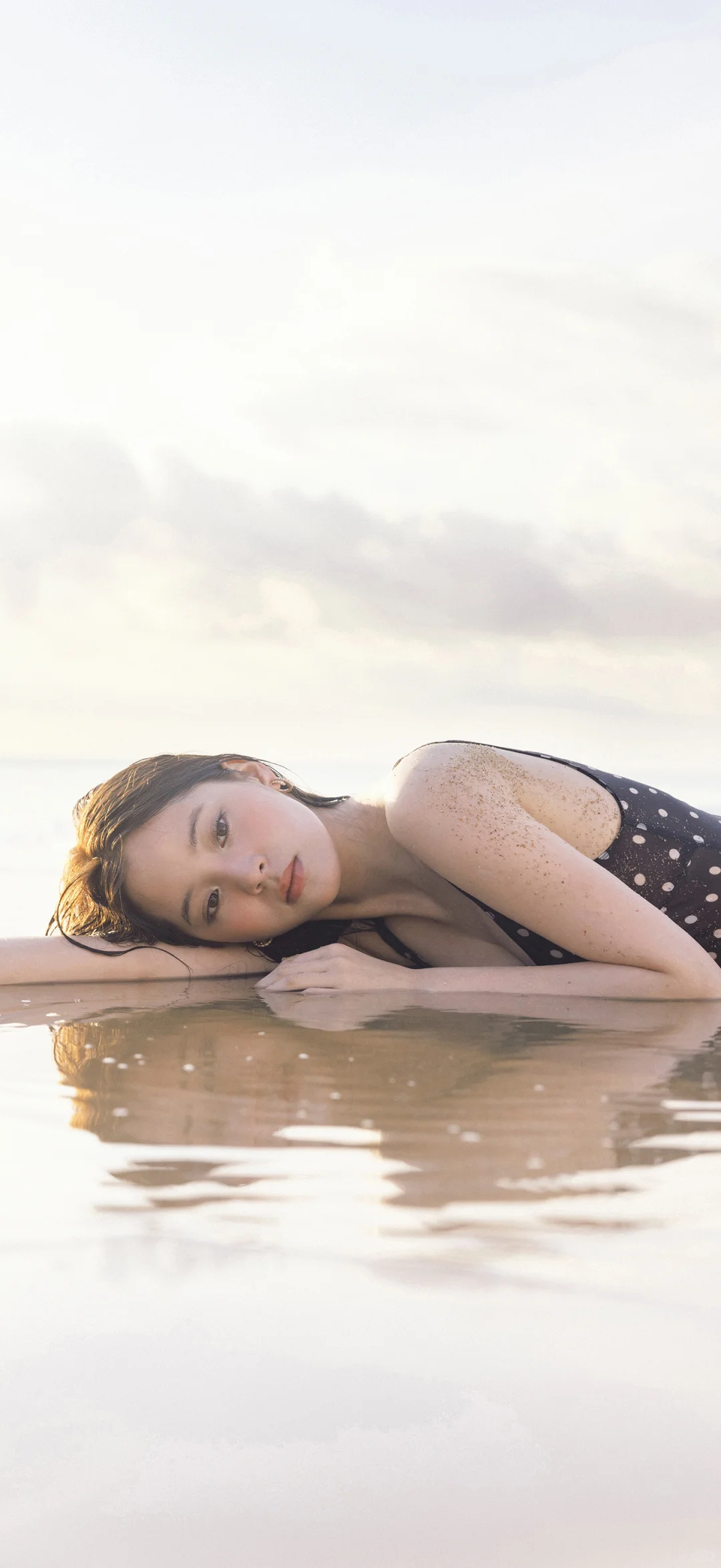 欧阳娜娜海边泳衣写真壁纸