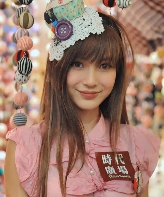 从CG游戏里走出来的女生 嫩模时期太美了