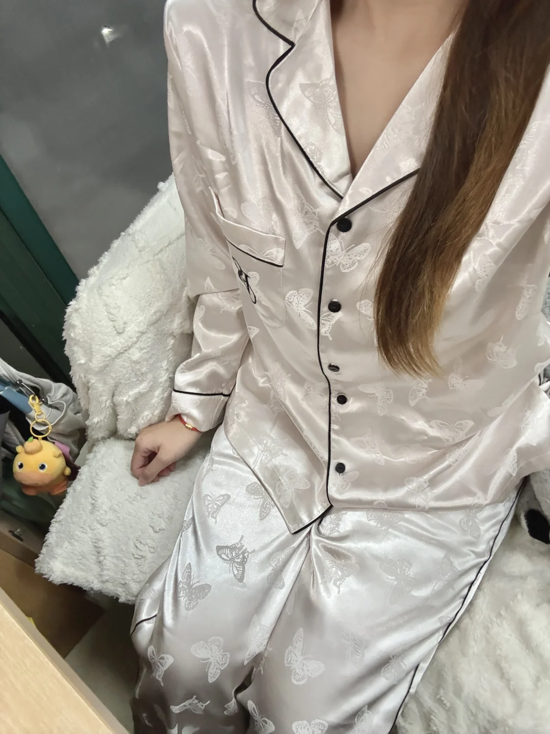 永远不要质疑维密月光绸的光泽度