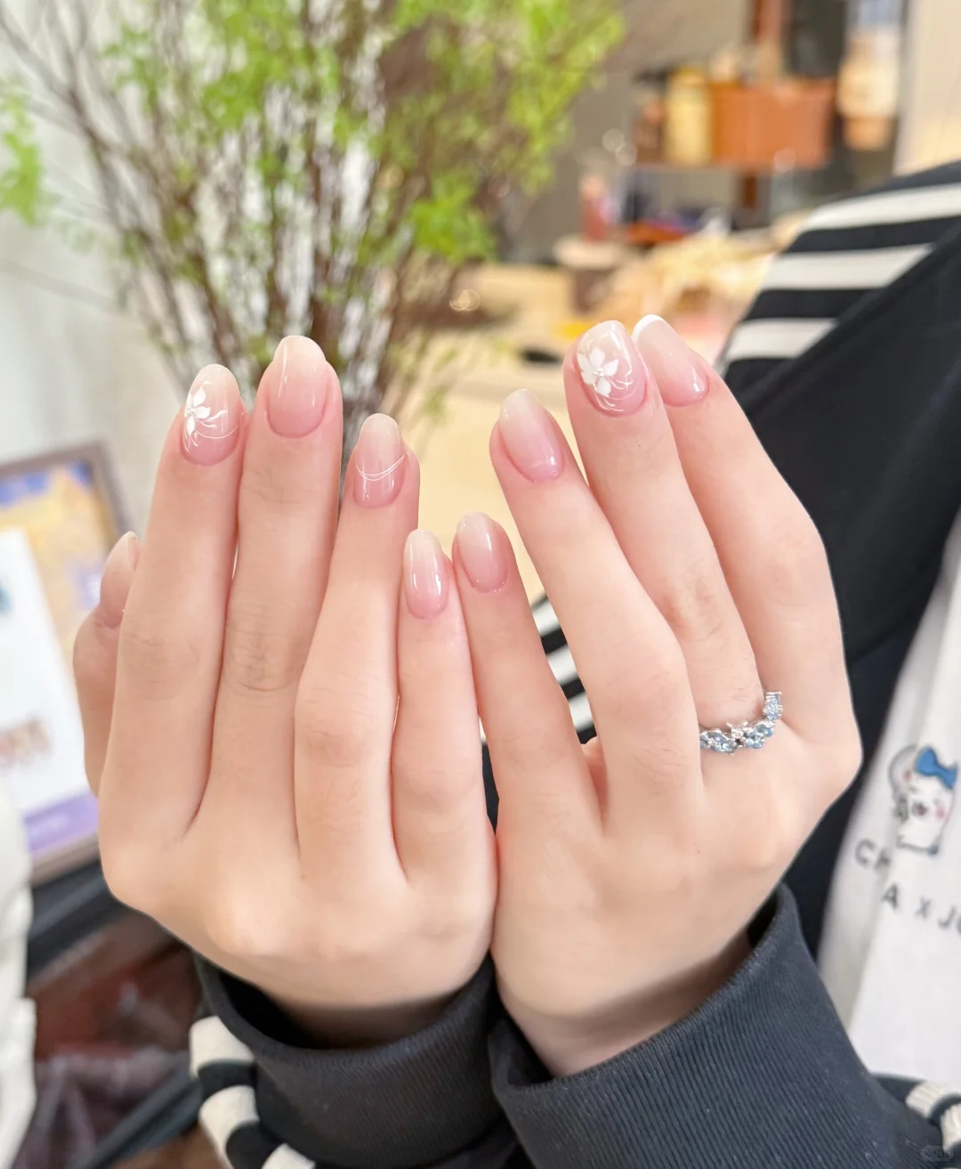 太纯欲啦！！！裸色美甲💅