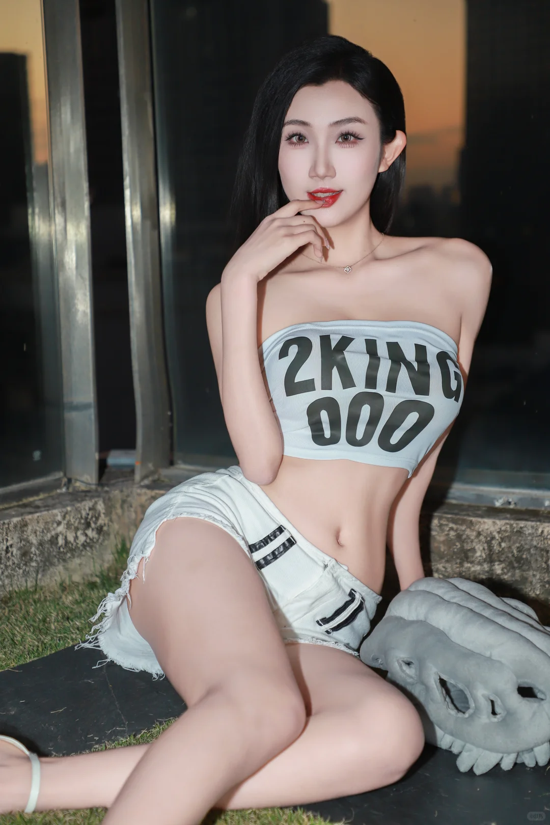 辣妹都给我去学这个姿势！📷