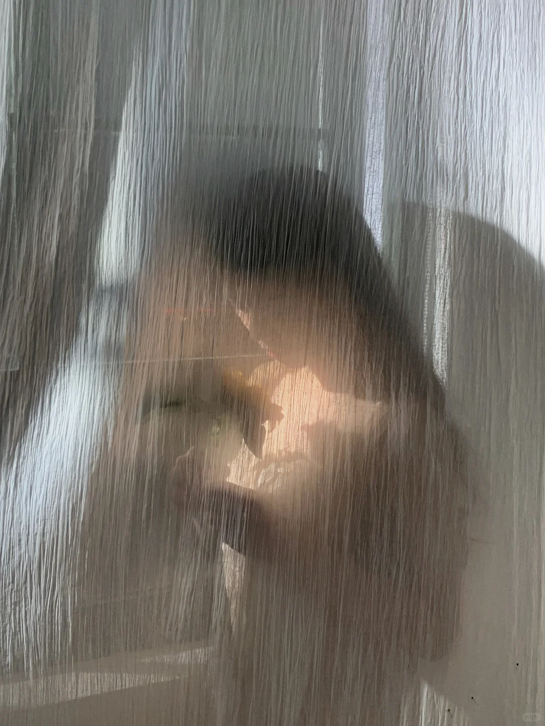 细碎光影透过指尖| 手机Live