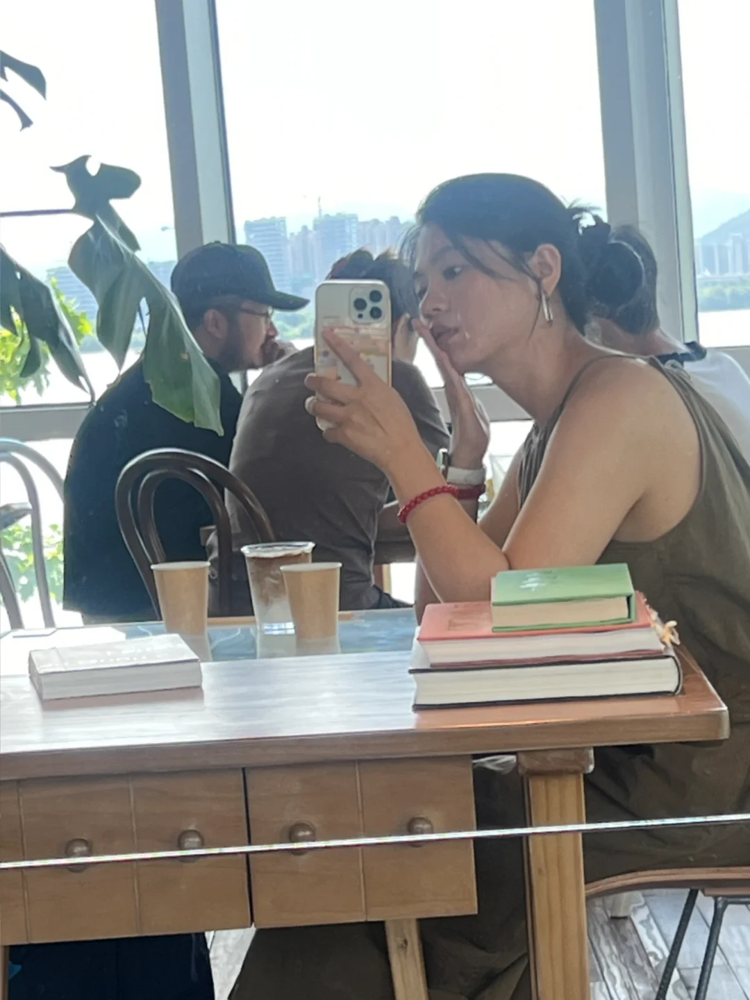 欢迎欣赏我的菩萨式肉感臂膀