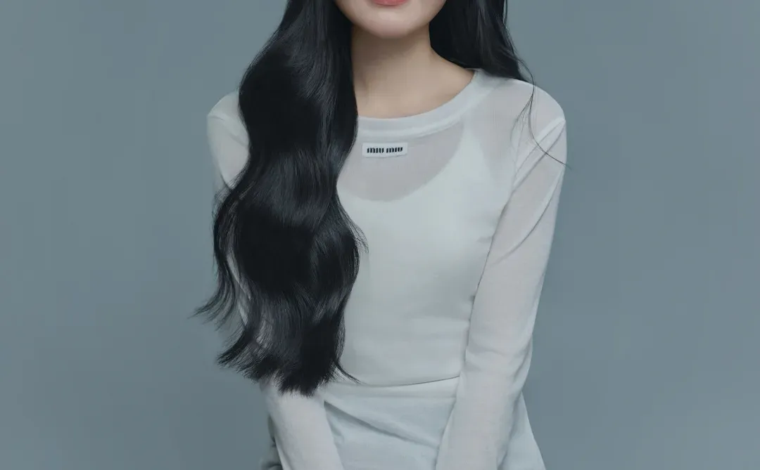 格雷女孩🐈‍⬛miu系高级感纯欲慵懒少女写真