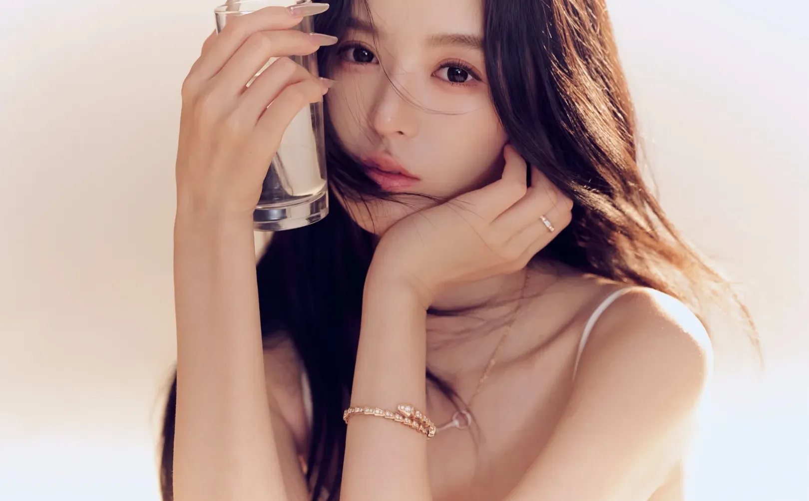 当了八年网红，第一次拍写真。