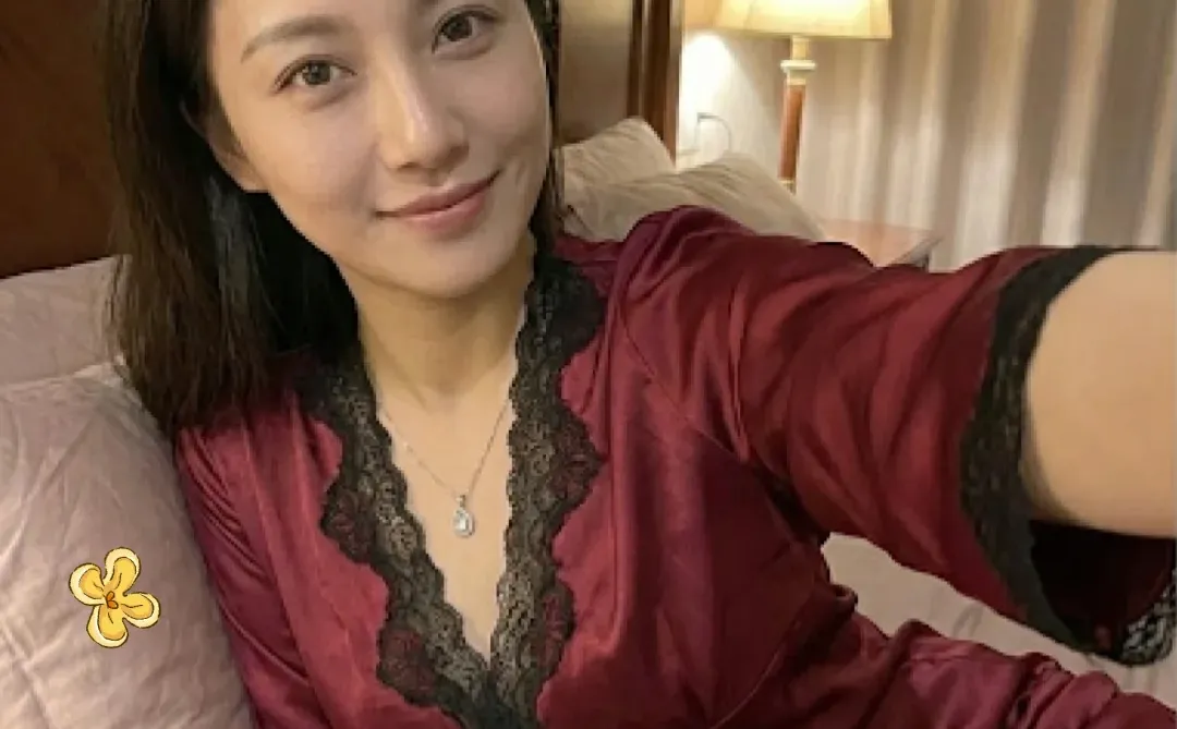 43岁：我把焦虑藏进了这件睡衣里